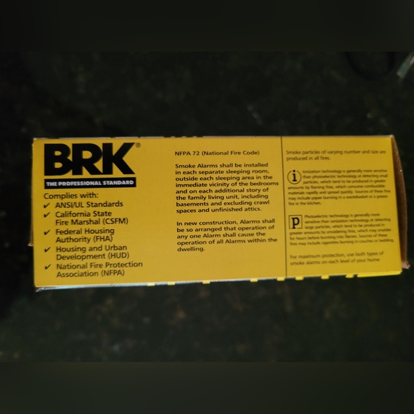NEW First Alert BRK Smoke Detector 9120b with Battery Backup - Picture 5 of 9